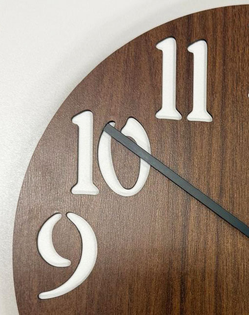 nastenne hodiny Clock orech I detail
